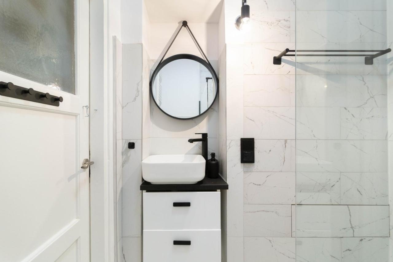 Glamorous And Brand New 2 Bedroom คราคูฟ ภายนอก รูปภาพ