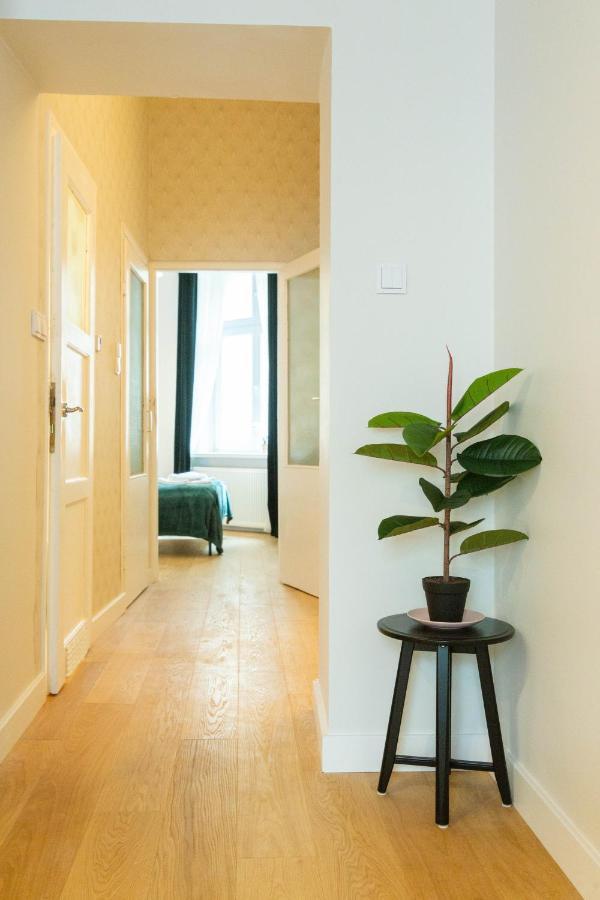 Glamorous And Brand New 2 Bedroom คราคูฟ ภายนอก รูปภาพ